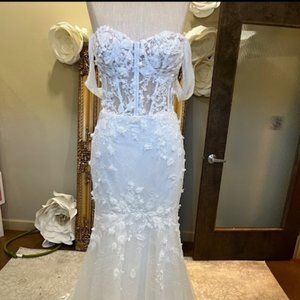 Beautiful boho/vintage style Wedding Dress with corset upper and button detail b